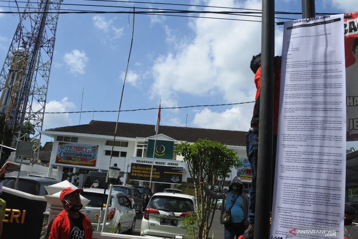 Aksi pencopotan Kajari Jember