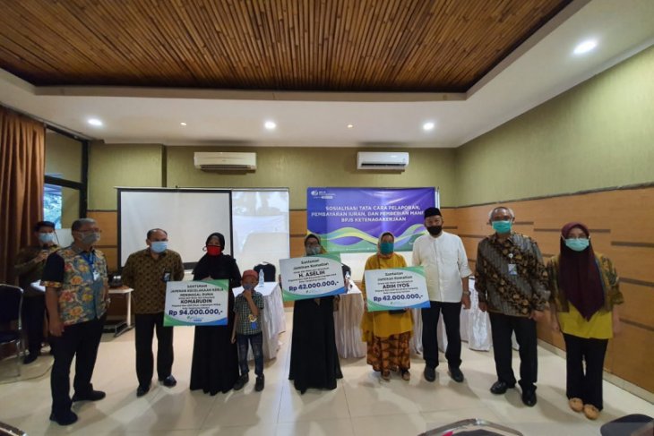 BPJAMSOSTEK Tangsel berikan santunan untuk tujuh ahli waris