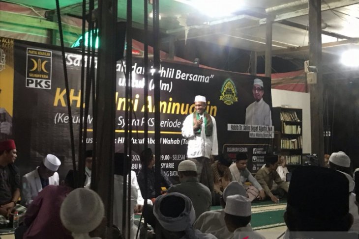 PKS Aceh dan santri tahlilan untuk Hilmi Aminuddin