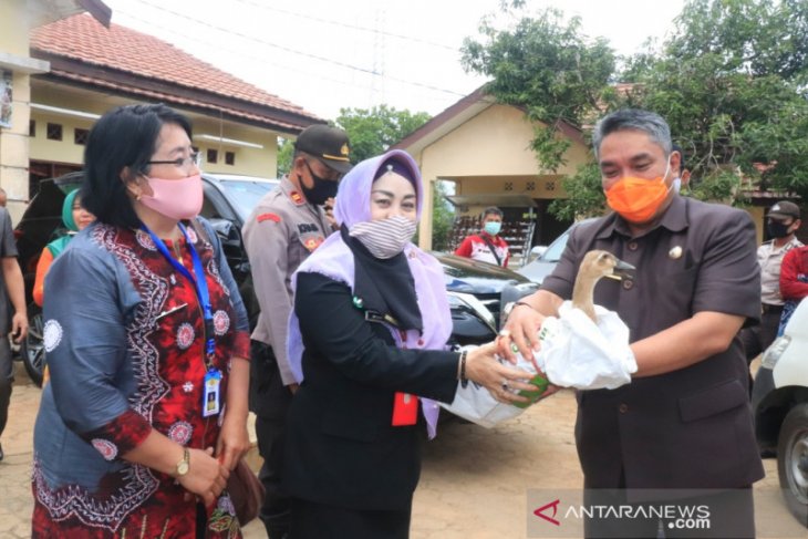 Pemkot bantu warga terdampak COVID-19 ternak ayam dan itik