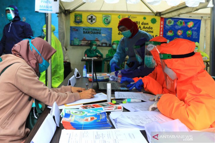 Pusat keramaian jadi sasaran tes cepat COVID-19 Pemkot Tangerang