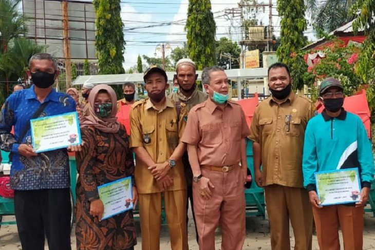 22 poktan di Batanghari peroleh bantuan unit mesin perontok padi
