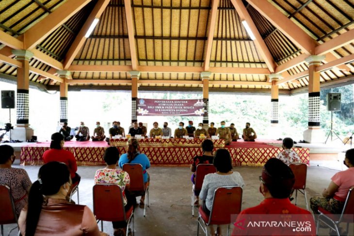 Pemkab Badung cairkan bantuan stimulus bagi UMKM objek wisata