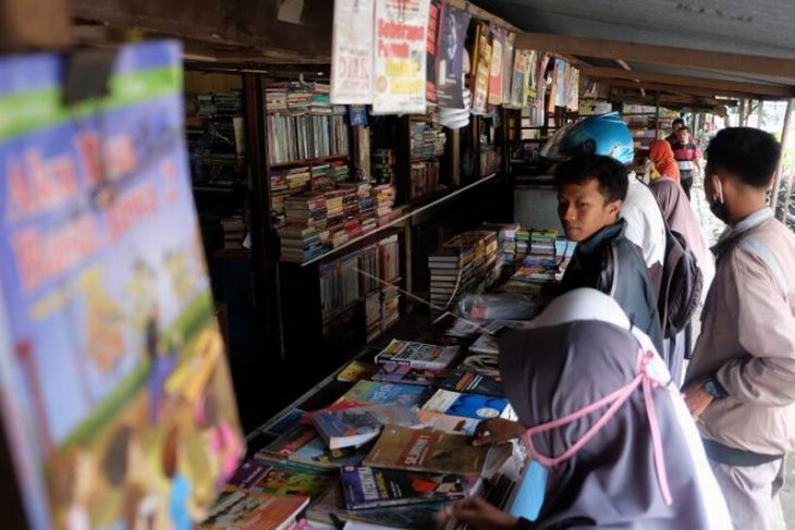 Penjualan buku pelajaran sekolah