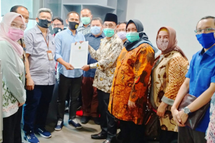 DPRD Kalsel tunaikan janji perjuangkan guru honorer