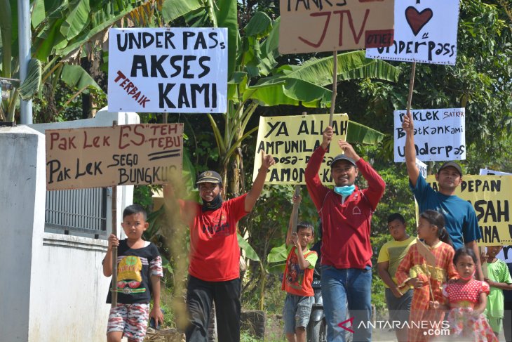 Tolak jalan layang perlintasan sebidang di Mojokerto