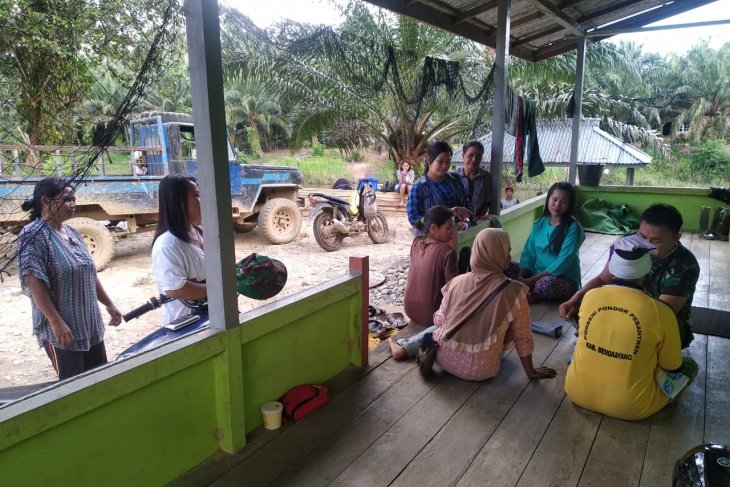 Warga Danti manfaatkan pelayanan kesehatan gratis TMMD