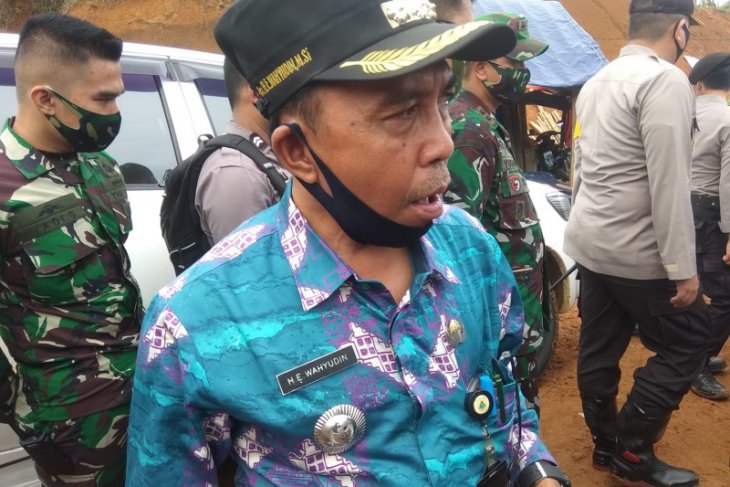 Penanaman akar wangi untuk cegah longsor di Lebak terealisasi 320 hektare