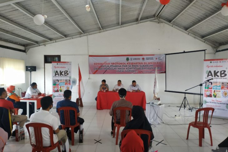 PMI Sukabumi berikan tips aman beraktivitas kepada guru jelang KBM tatap muka
