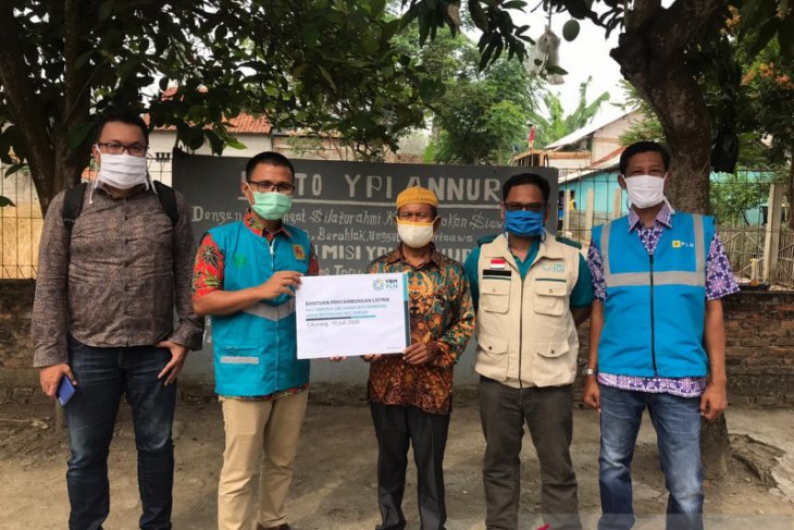 KBM tatap muka kembali dibuka, PLN mulai alirkan listrik ke sekolah madrasah