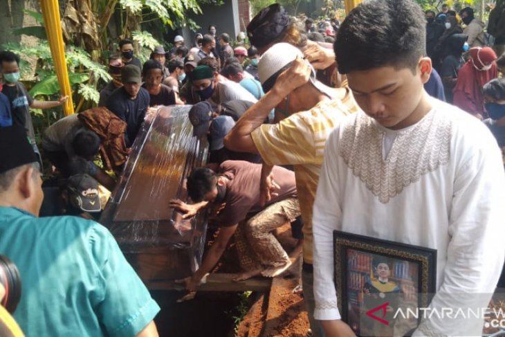 Editor Metro TV tewas dibunuh, sebelum meninggal sering mengaji tengah malam