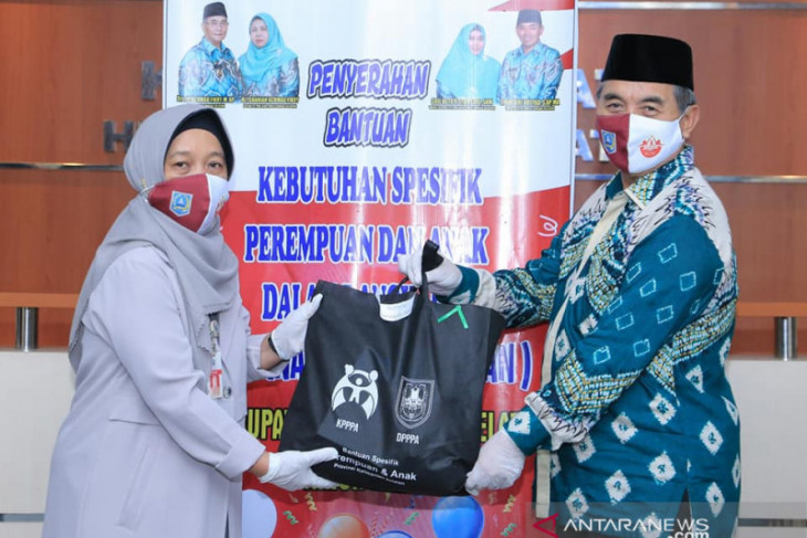 Bupati HSS : Suasana pandemi COVID-19 haruskan lebih peduli dan berempati
