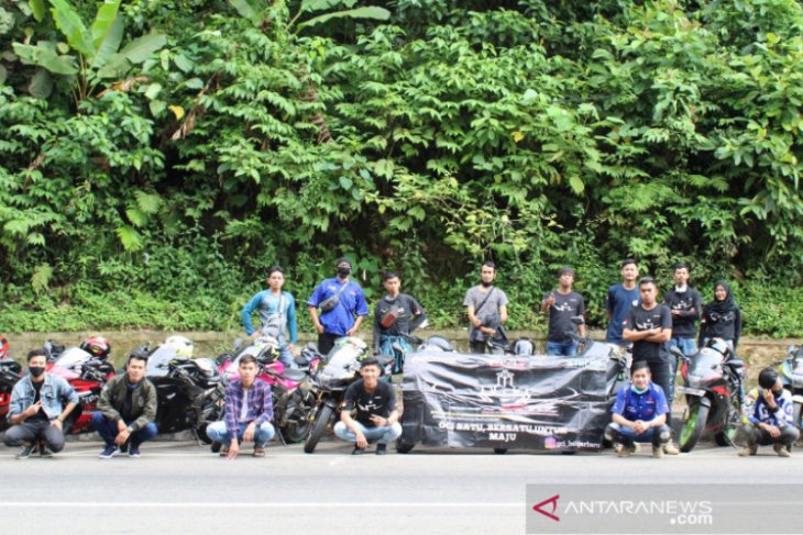 Touring malam hari bagi anak-anak motor menyenangkan