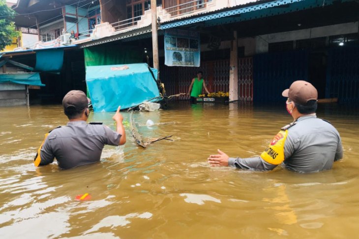 61 rumah warga hanyut terseret banjir di Kayan Hulu