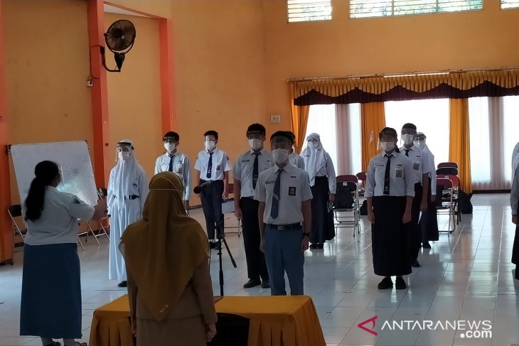 Sekolah di Surabaya gelar MPLS secara tatap muka dan daring