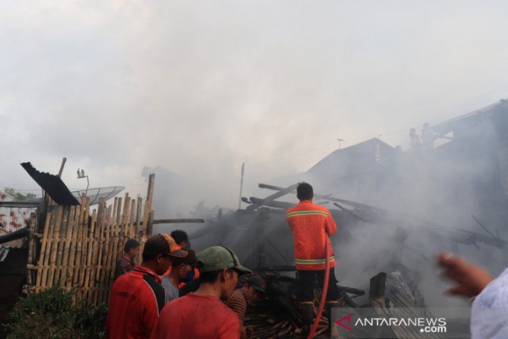 Kebakaran hanguskan rumah warga Dusun Curup