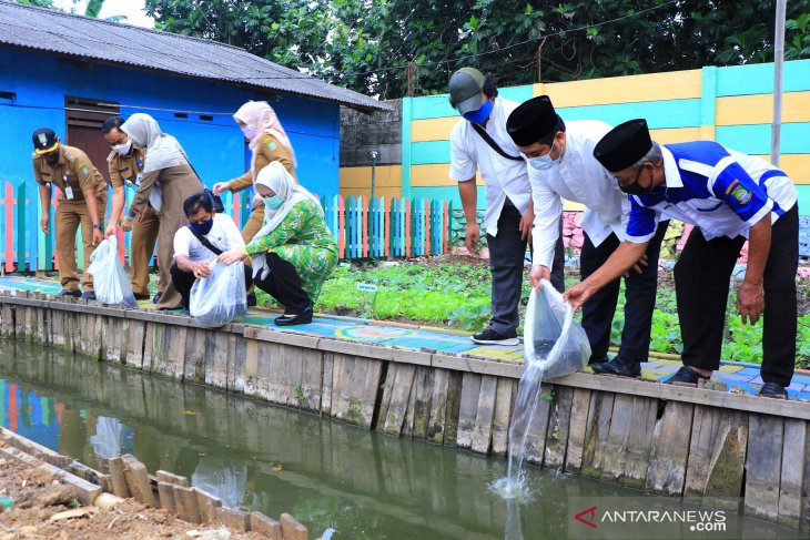 Warga karawaci ubah lahan pasif jadi KSSH bantu ekonomi warga