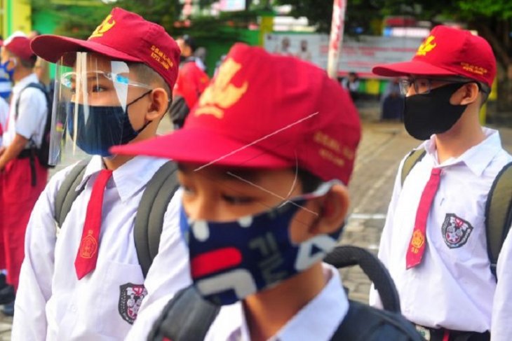 Hari pertama masuk sekolah di Jambi