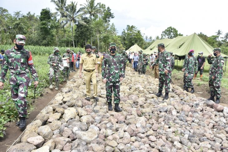 Aster Panglima TNI Tinjau TMMD-108 Kodam XIII/Merdeka