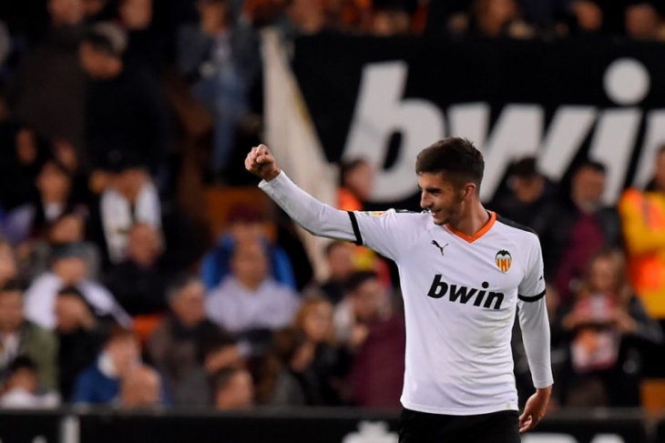 Duo Manchester incar pemain Valencia Ferran Torres
