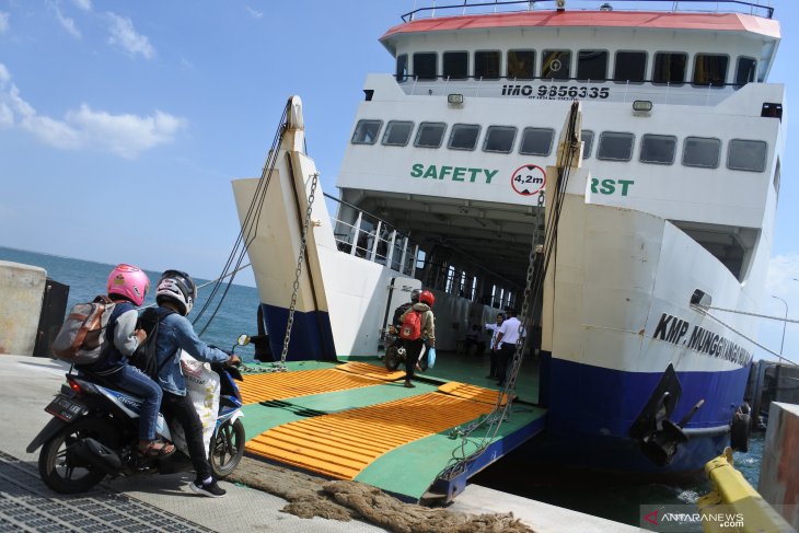 Pelayaran Perdana KMP Munggiyango Hulalo