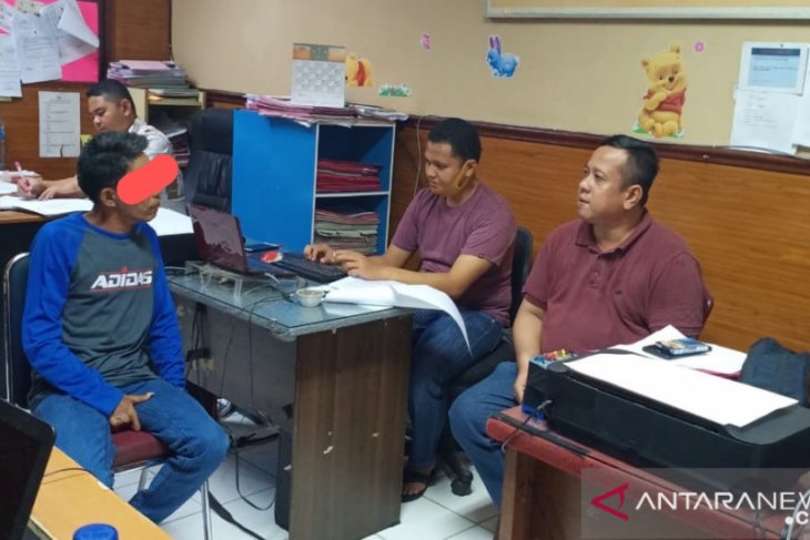 Seorang tukang ojek dibekuk karena cabuli wanita di WC umum