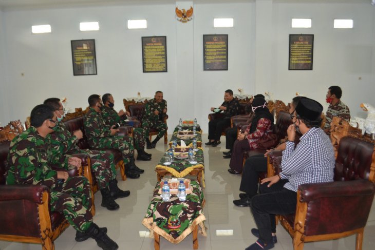 Diskusi tahapan pilkada, Danrem 042/Gapu terima audensi Bawaslu