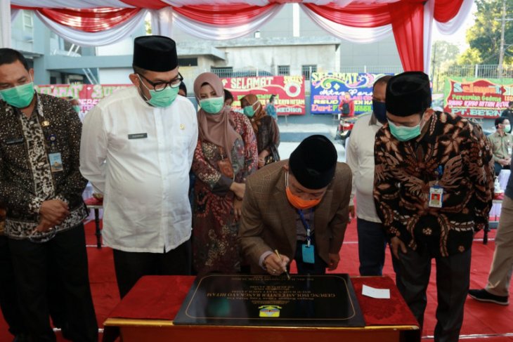 Insentif paramedis Jambi cair untuk Maret dan April, Gubernur serahkan langsung di RSUD Rd Mattaher