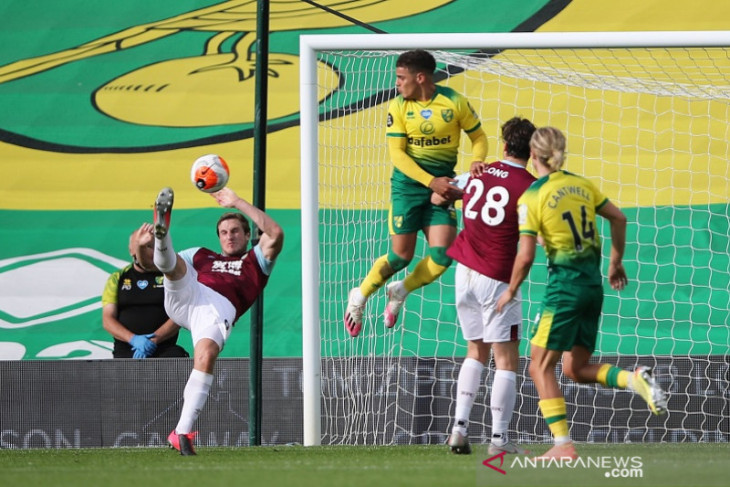 Burnley menang 2-0 lawan sembilan pemain Norwich untuk jaga asa ke Eropa