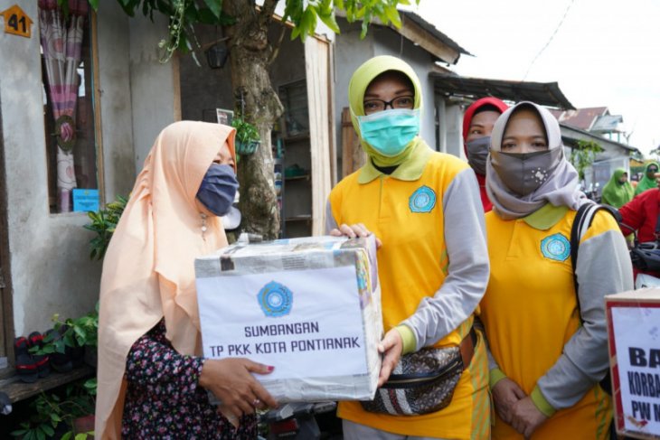PKK Kota Pontianak berikan bantuan korban puting beliung