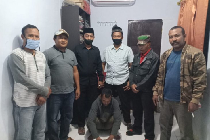 Cabuli seorang gadis, kemaluan pria ini ditendang oleh korban dan berhasil kabur