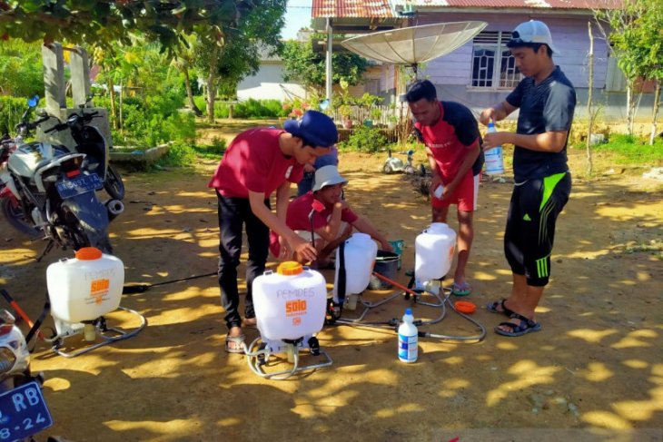 Mahasiswa UBB bantu sosialisasi tatanan hidup baru di Bangka Barat
