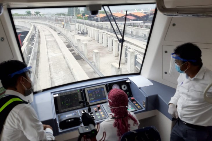 Len Industri dan BPPT uji kereta