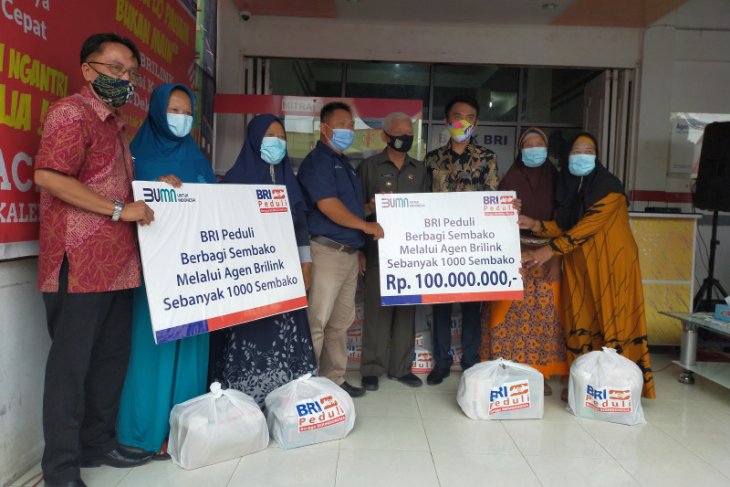 Bupati Asahan salurkan 1000 paket sembako BRI kepada warga