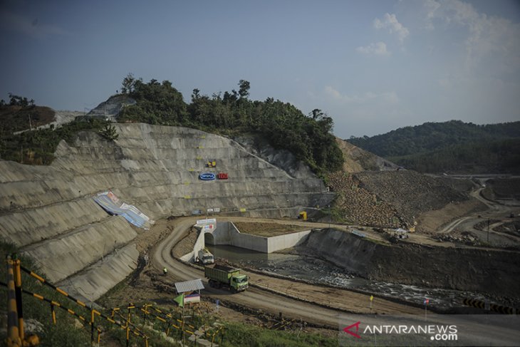 Proyek bendungan Cipanas Sumedang 