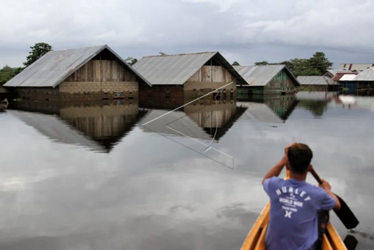 Banjir hingga 4 meter di Sulawesi Tenggara