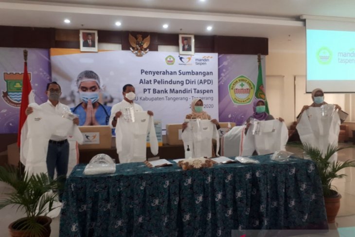 Bank Mantap salurkan bantuan APD ke RSUD Tangerang hasil donasi pegawai