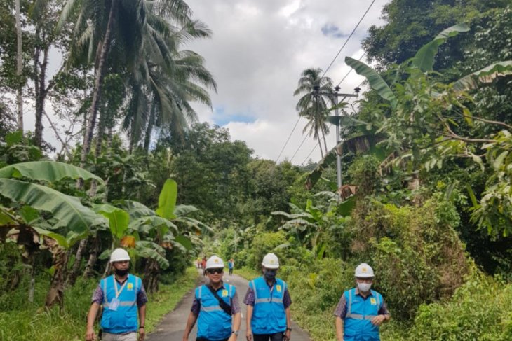 PT. PLN UIW MMU pulihkan sistem listrik usai banjir di Seith