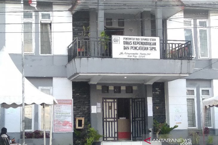 Soal pungli di Disdukcapil Taput, ini tanggapan Bupati Nikson hingga warganet