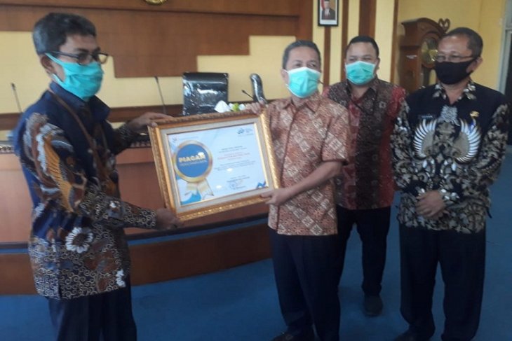 Pemkab Batanghari terima penghargaan dari BPS