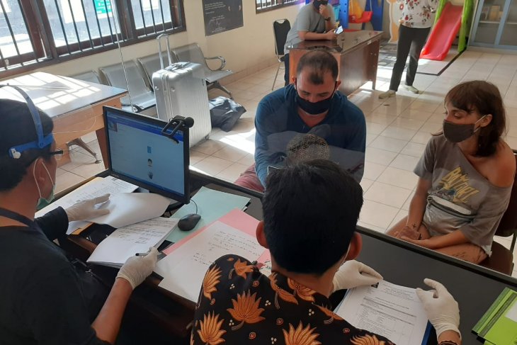 Lakukan pelanggaran, dua warga Rusia segera dideportasi dari Bali
