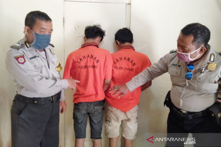 Dua remaja tanggung jambret HP warga.yang lari pagi diteriaki maling dan ketangkap