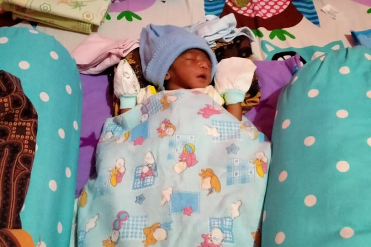 Bayi lelaki dalam kardus ditemukan warga