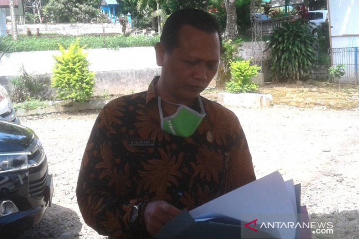 Disnakertrans Rejang Lebong salurkan bantuan pekerja terdampak COVID-19