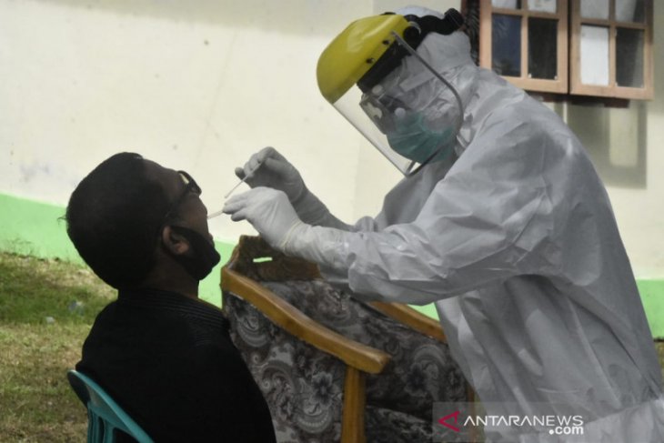 Ratusan ASN di Kabupaten Gorontalo jalani tes usap COVID-19