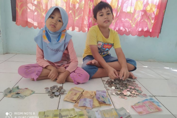 Bocah kelas IV berkurban dari hasil tabungan