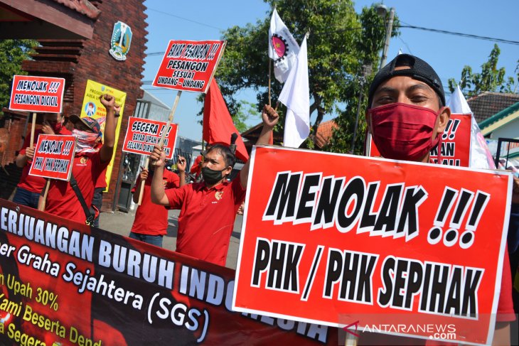 Demo buruh di Jombang