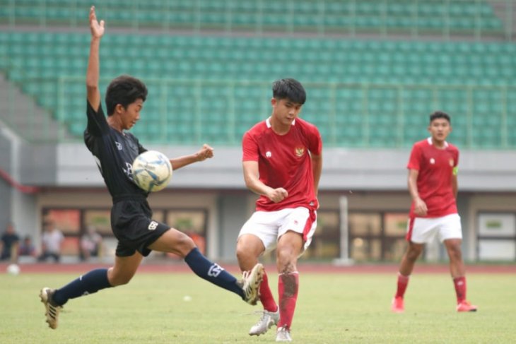 Pelatih timnas U-16 Bima Sakti beri waktu sepekan kepada 12 pemain baru unjuk kemampuan