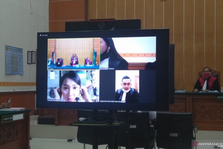 Selebritas Lucinta Luna jalani sidang kasus narkoba di PN Jakarta Barat
