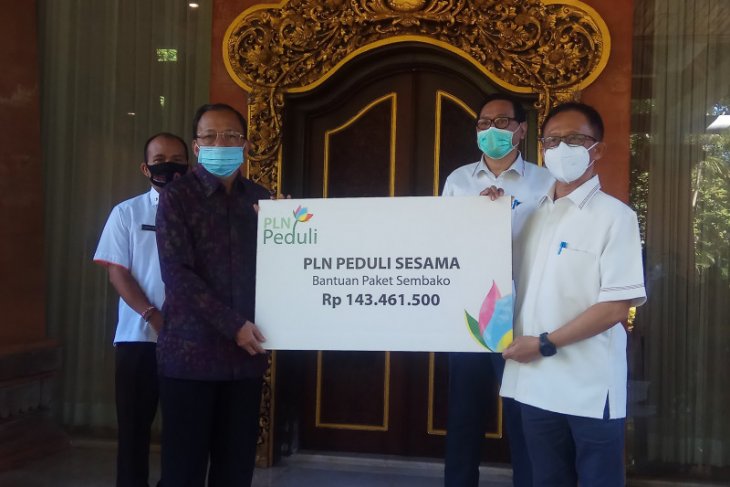 PLN Bali berikan paket sembako ke masyarakat terdampak COVID-19